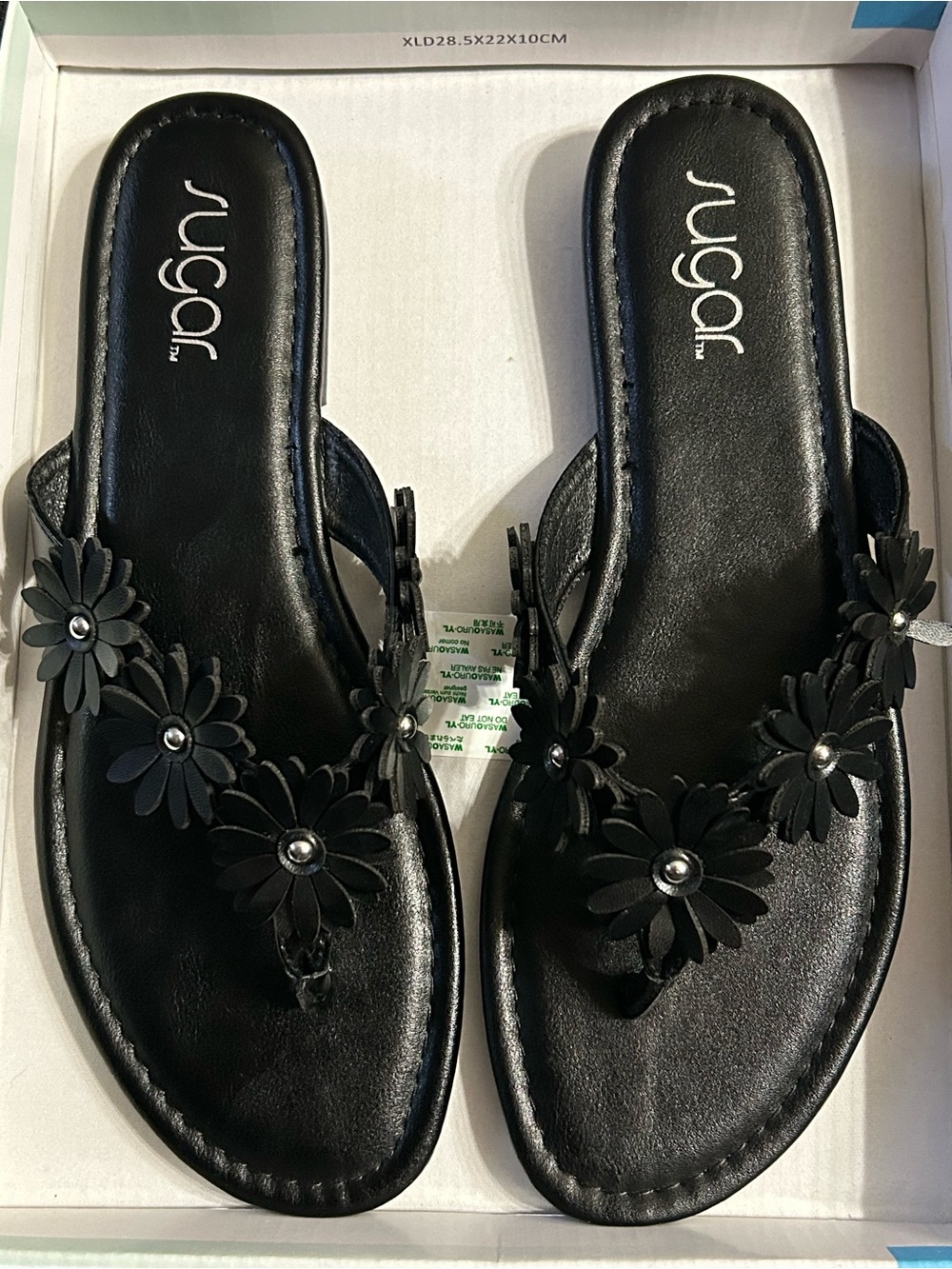 Sugar Finesse Women’s Black Daisy Floral Thong Sandals SZ 9 BNIB - Picture 2 of 14
